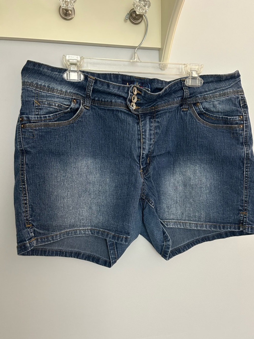 Angels Shorts Women’s plus size 20 Denim Jean Shorts Inseam: 4”